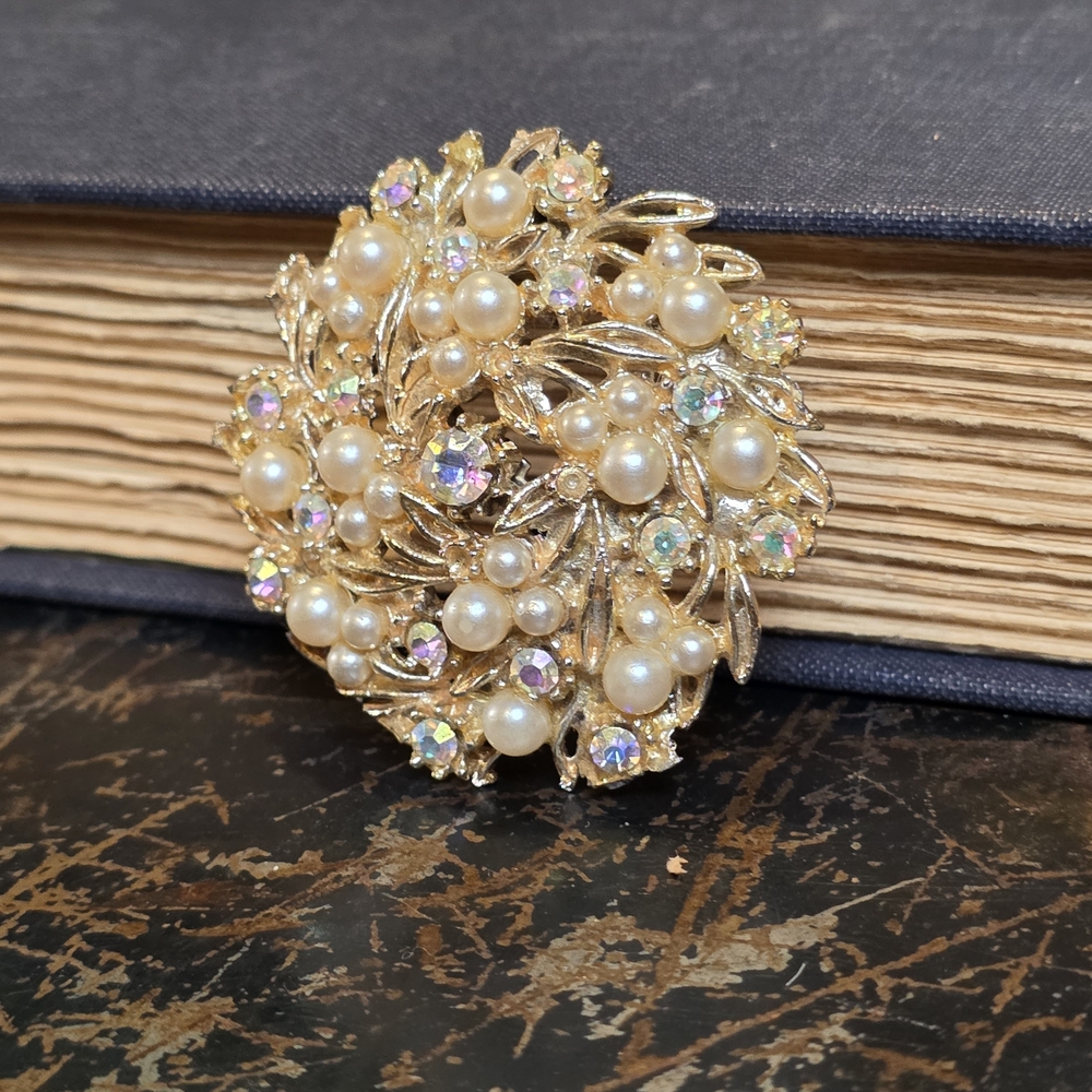 Gold Pearl and Crystal Floral Brooch - Women's Jewelry - Picture 5 of 11
